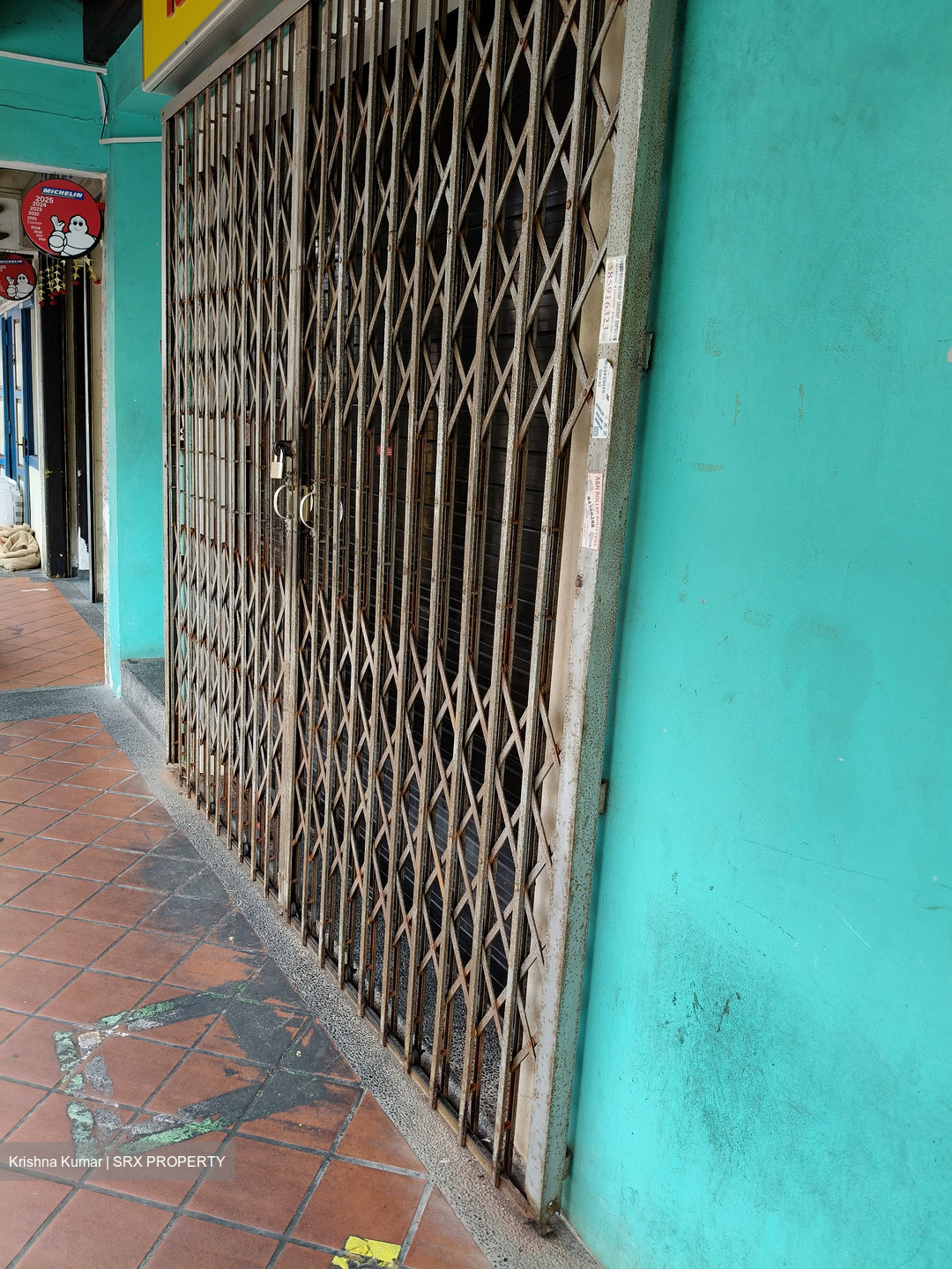 Upper Dickson Road (D8), Retail #522235091